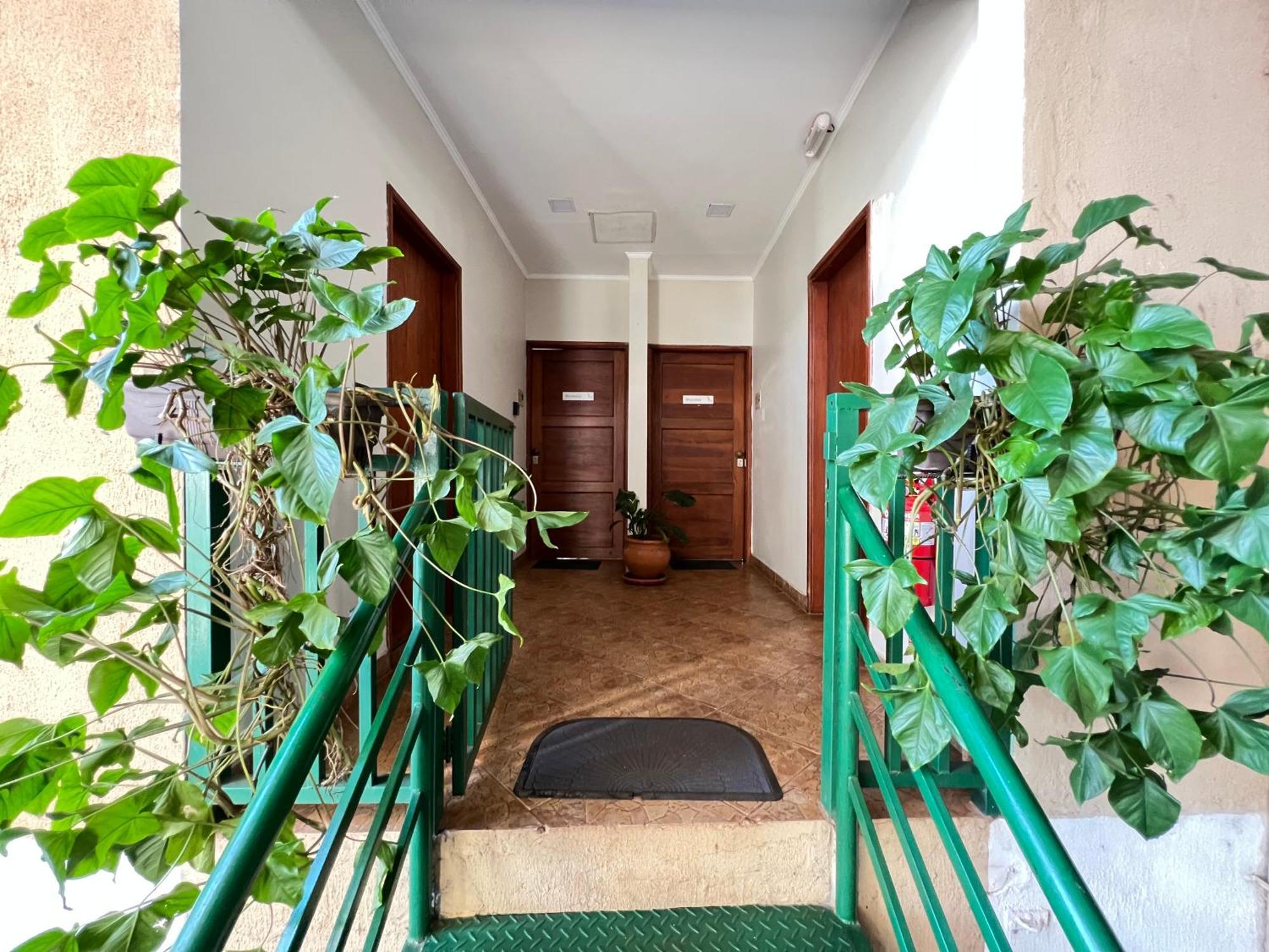 Flora Apartments Puerto Iguazu Ngoại thất bức ảnh